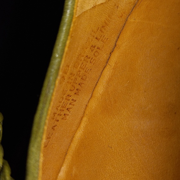 VINCE CAMUTO  GREEN, LEATHER, SNAKE SKIN PRINT, BRAIDED BOW-TIE HEELS - Picture 16 of 16